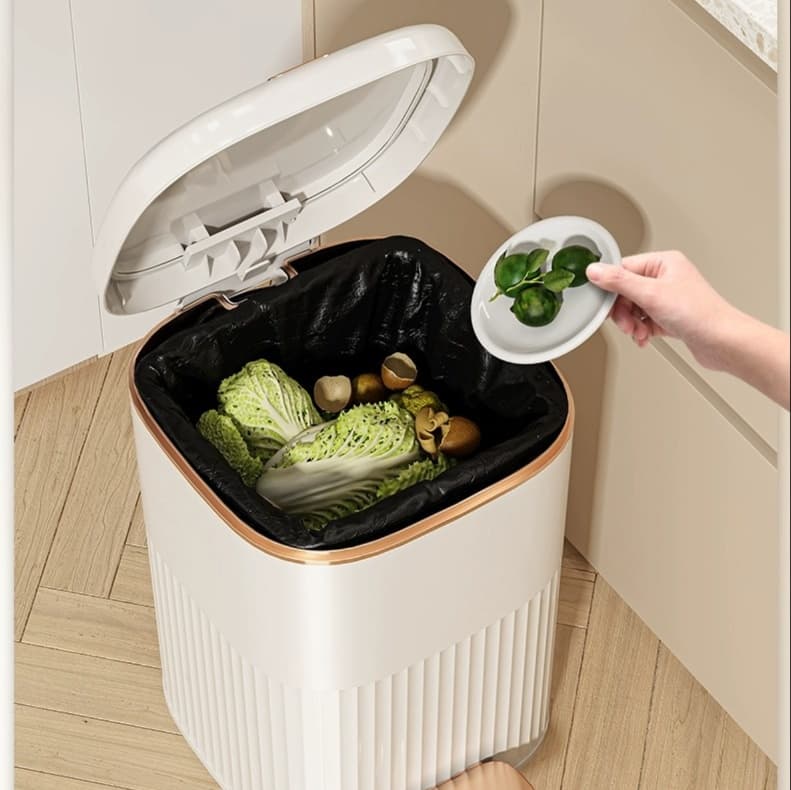 足ペダル式スタイリッシュゴミ箱