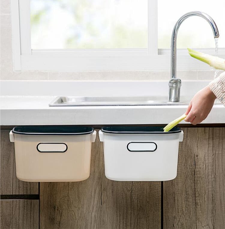 取り付け簡単  料理で出たごみをすぐに捨てられる扉につけるゴミ箱