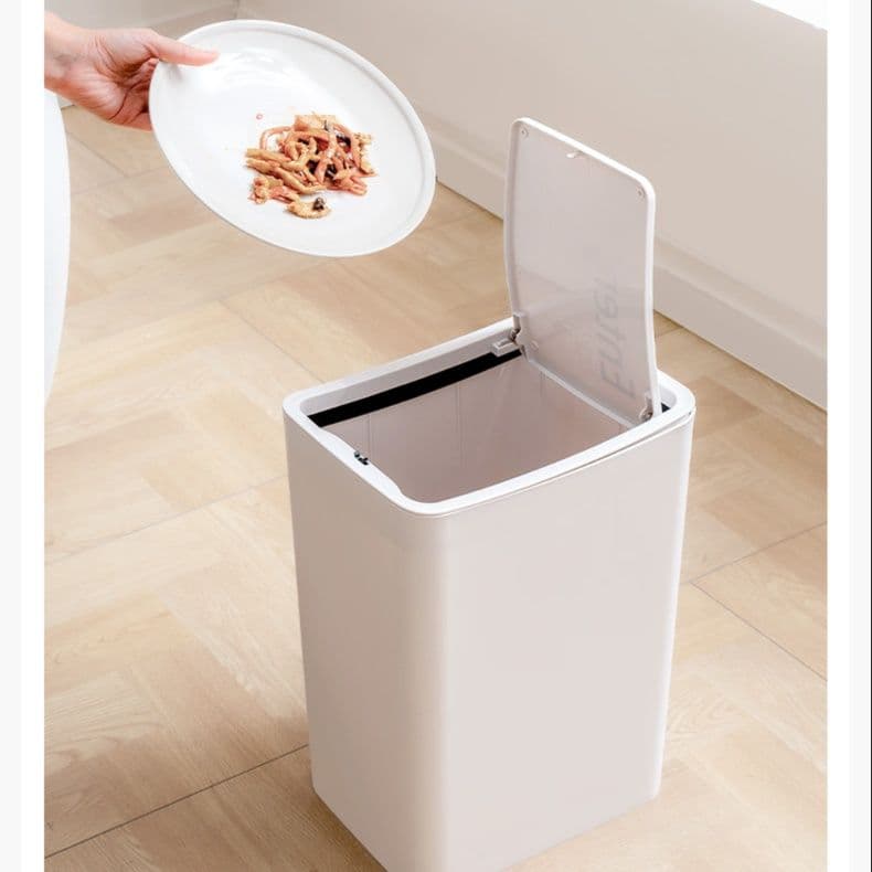 押すだけで開くシンプルデザインごみ箱