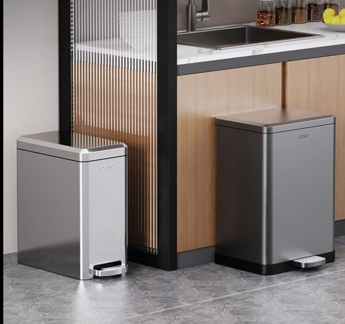 ステンレス製足踏み式角型キッチンゴミ箱