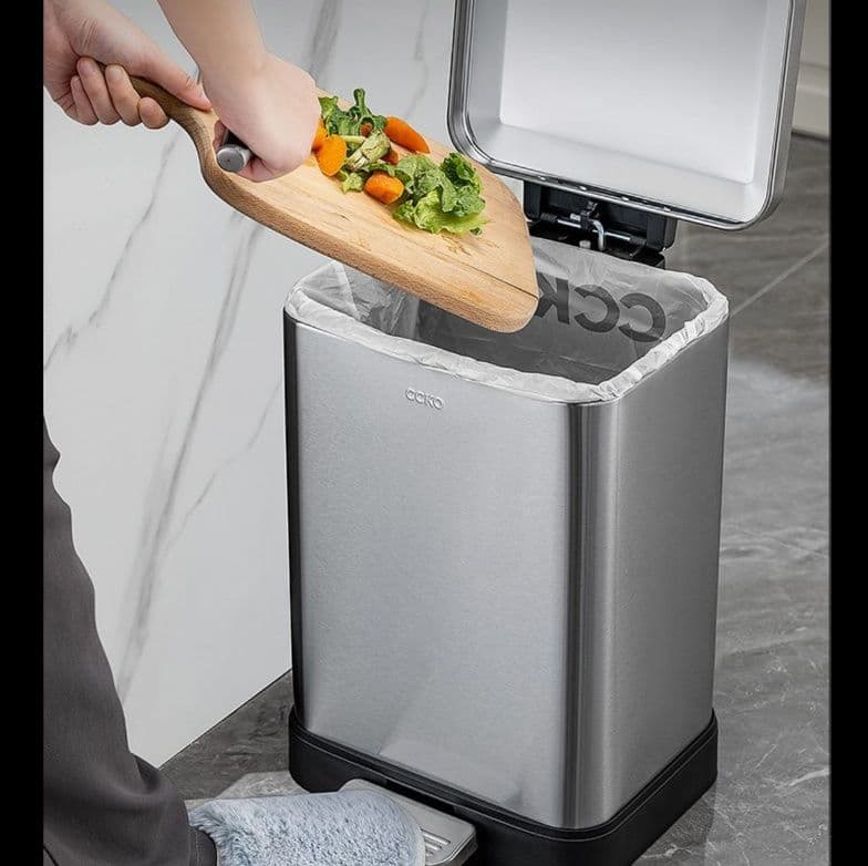 ステンレス製足踏み式角型キッチンゴミ箱